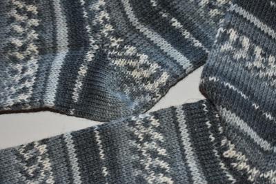 Preview: 45 - 46 gestrickte Socken Opal Regenwald Coco- grau Töne